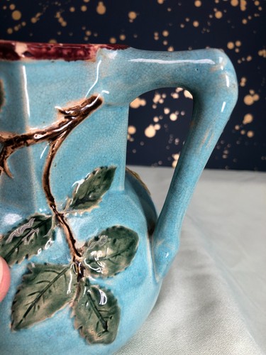 Antique MAJOLICA SMALL PITCHER w/ FLOWERS & LEAVES~ 6" TALL ~ A beauty! - Picture 8 of 10