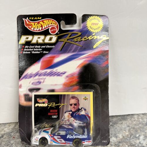 Team Hot Wheels Pro Racing 1997 Nascar Mark Martin #6 Ford Thunderbird 1/64