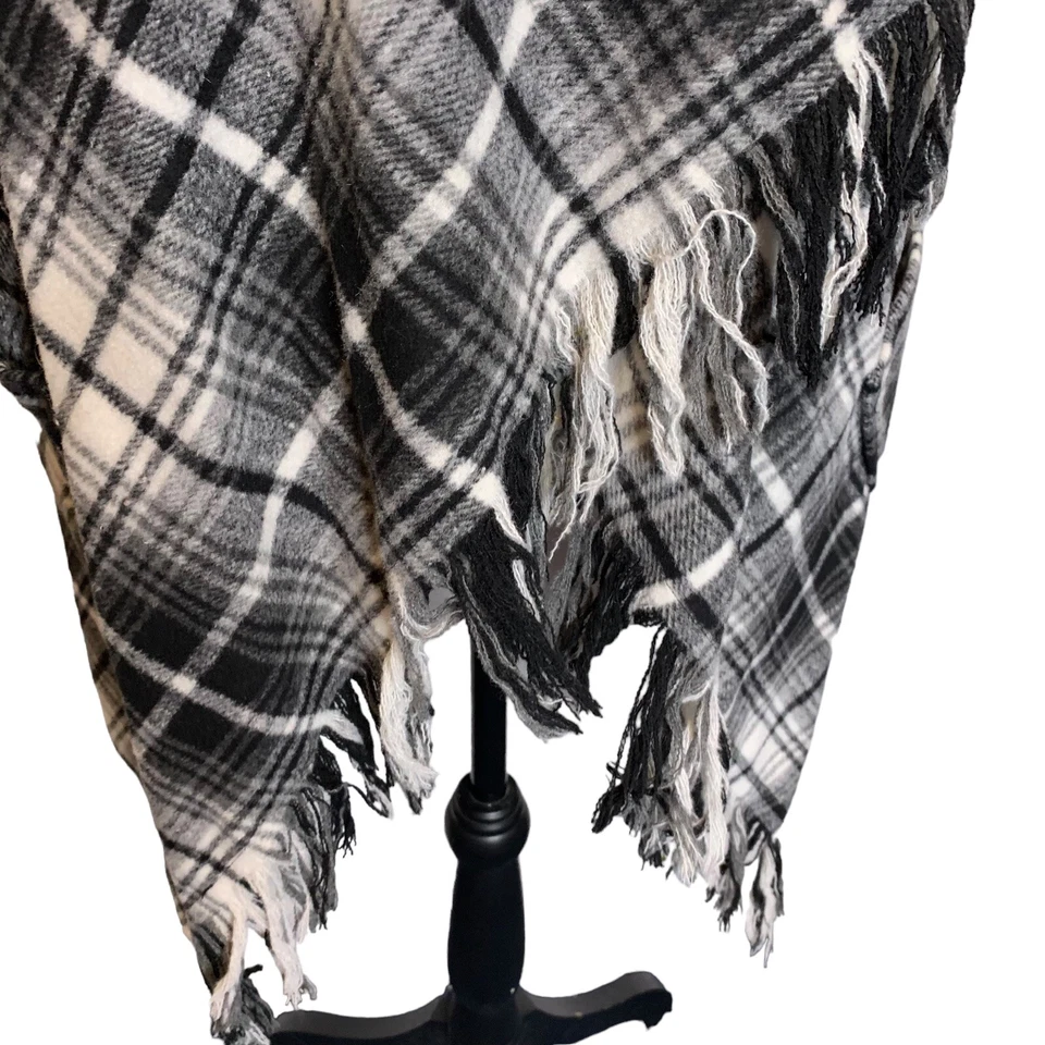 Democracy Vest Poncho Womens Small Plaid Fringed Single Snap Flannel Fringe - Image 3 of 4