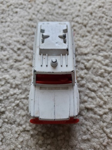 1970 Tootsietoy Toughs White Ambulance Rescue Van Truck - USA Chevy Suburban - Picture 3 of 5