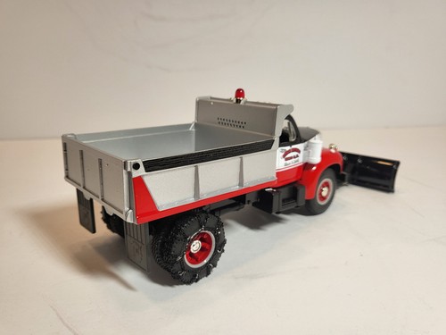 First Gear 1/34 B-model Mack Short Dump Truck W/ Plow Diecast - Picture 8 of 14