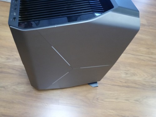 Alienware Aurora R7 Gaming i7-8700 16GB 2TB HDD + 500GB SSD GTX 1080 Liquid Cool - Picture 4 of 9