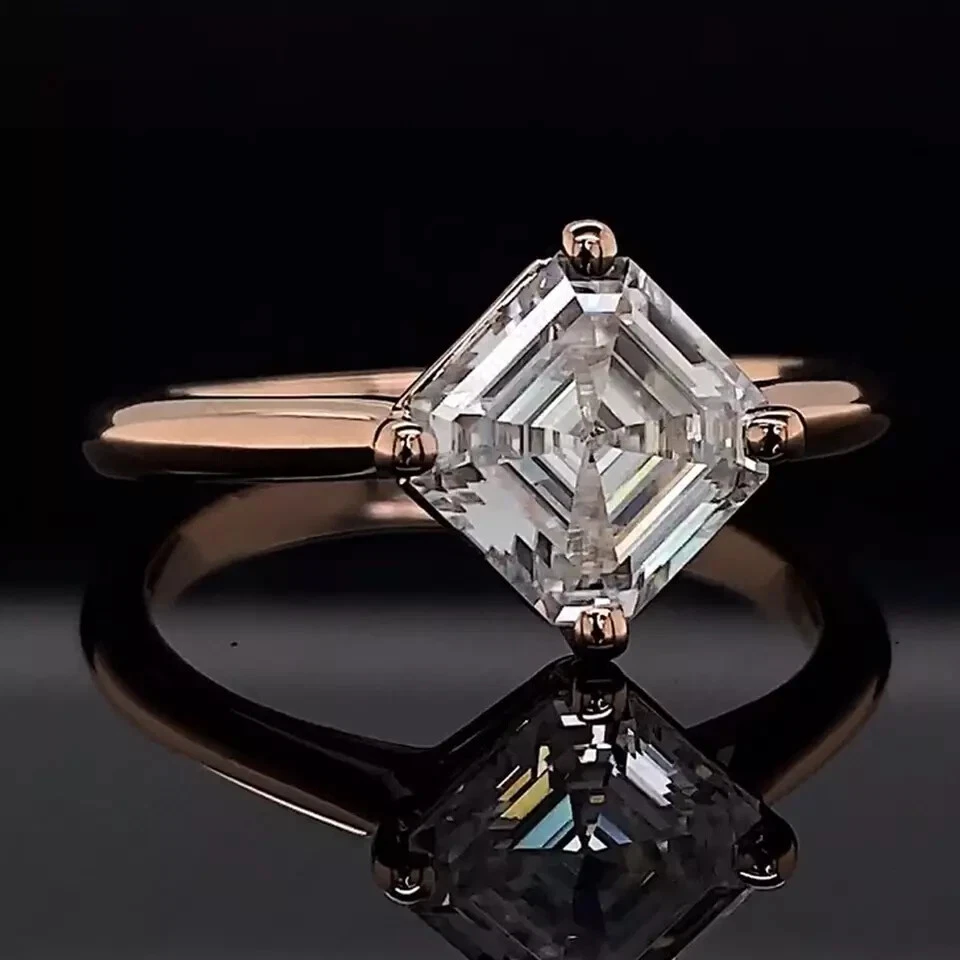 Anillo de compromiso Asscher Moissanite East West 1,70 TCW enchapado en oro rosa de 14 k Foto 3 de 4