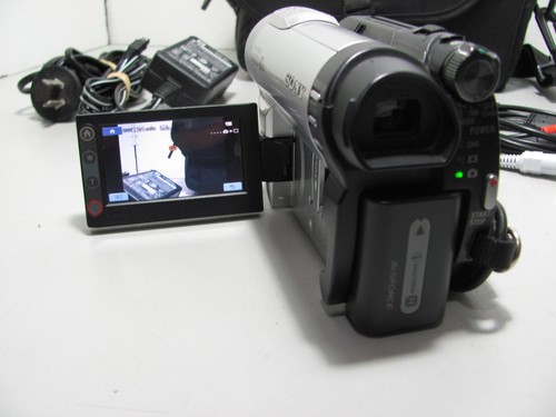 Sony DCR-DVD610E Handycam 40x Optical 2000 x Digital Zoom Bundle Tested Working - Picture 7 of 16