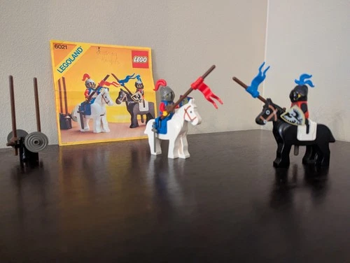 Vintage (1984) LEGO Castle - Lion Knights set 6021 Jousting Knights - RARE