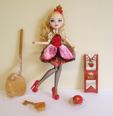 Ever After High Apple White First Chapter Doll. Includes Stand and Accessories.