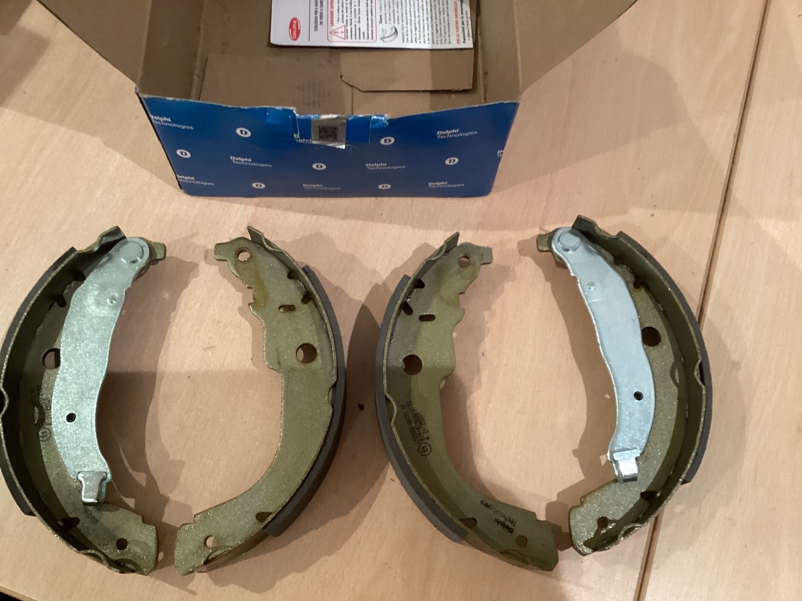 GENUINE DELPHI PEUGEOT 208 Mk1 207 C3 DS3 C-ELYSEE REAR BRAKE SHOES LS2000 228mm