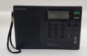 GRUNDIG YB305 YB 305 MW SW FM Stereo PLL Synthesized Receiver Radio