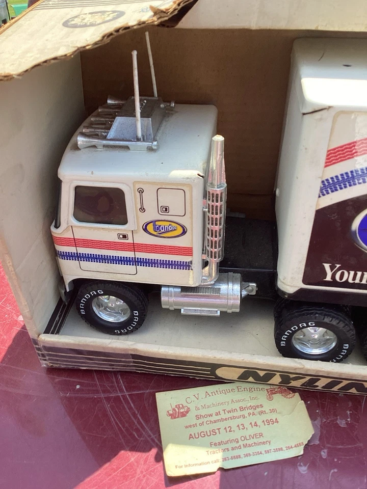 Vintage Nylint Bandag Transport GMC 18-Wheeler DieCast Semi Truck 911 Z - Image 4 of 4