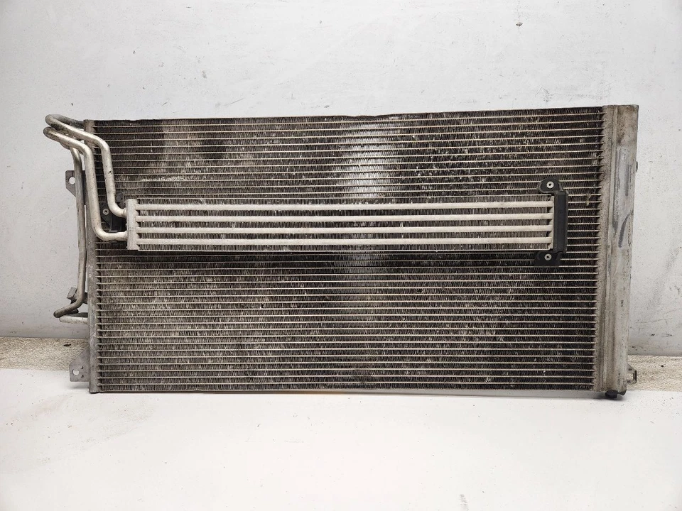 Condensador de aire acondicionado Porsche Cayenne 2004-2006 OEM 95557311104 Foto 2 de 4