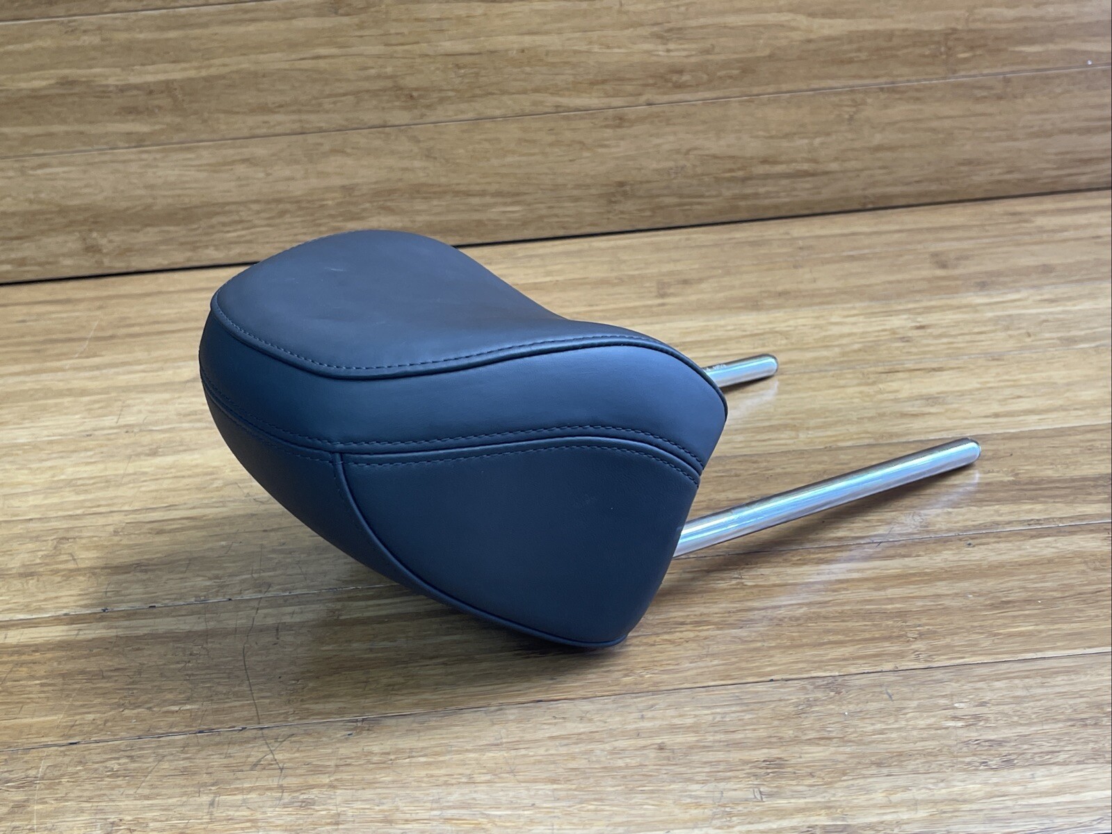 Audi R8 2011-2015 FRONT+RIGHT Headrest