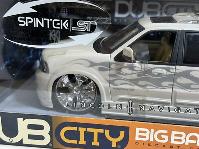JADA DUB BIG BALLERS 2003 LINCOLN NAVIGATOR PEARL WHITE 1:18