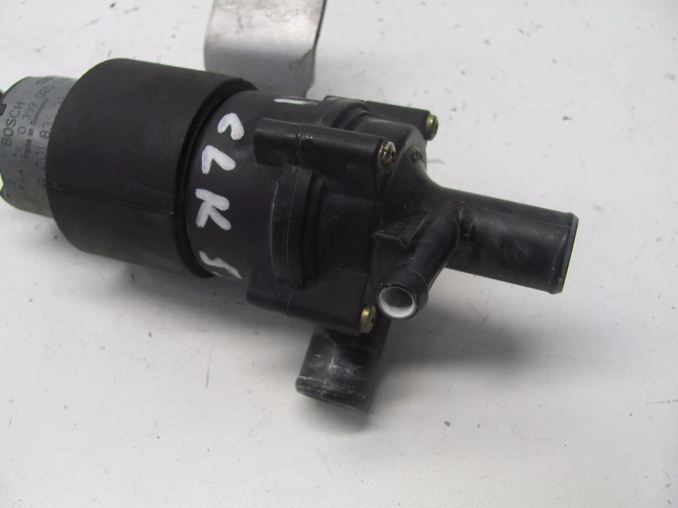 1998-2002 MERCEDES CLK55 AMG W208 ВСПОМОГАТЕЛЬНЫЙ ВОДЯНОЙ НАСОС BOSCH OEM KM606230 - Изображение 3 из 4