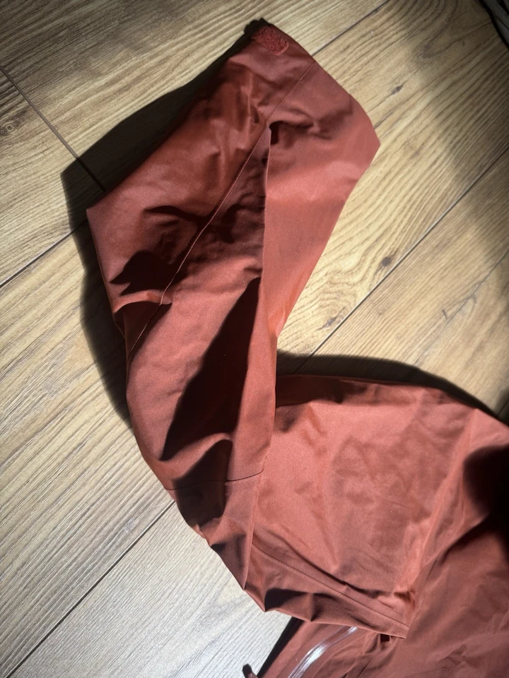 Brand New Arcteryx Beta SL Solaris Large Goretex Jacket - Image 3 of 4