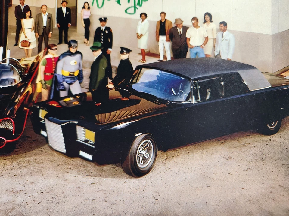 Van Williams Signed 8 x 11 Photo - The Green Hornet Reprint with the Batmobile - Image 4 of 4