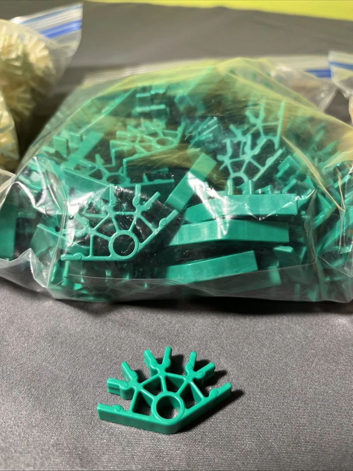 378x Official Knex Lot Standard K'nex Parts (114)White (122)Yellow (142)Green - Image 3 of 4