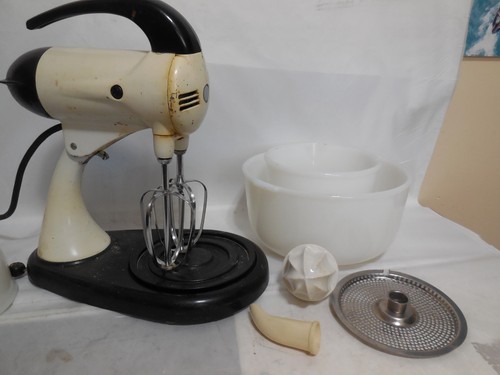 Vtg 1950s Sunbeam Mixmaster Stand Mixer W/Juicer,  2 Sunbeam bowls Works!