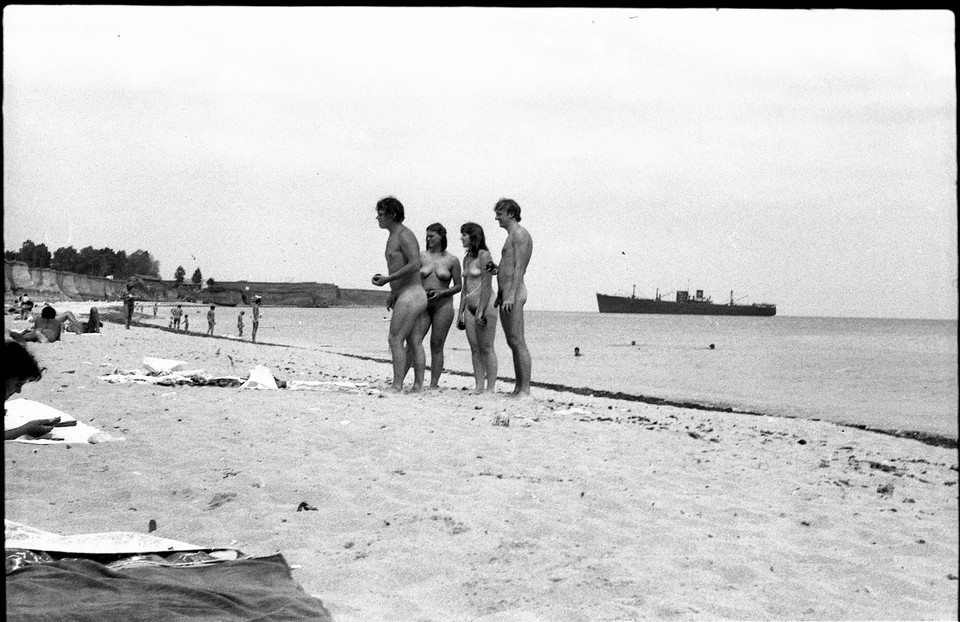 LOT 3x, nude women and men on naturist beach, huge ship, COSTINESTI
