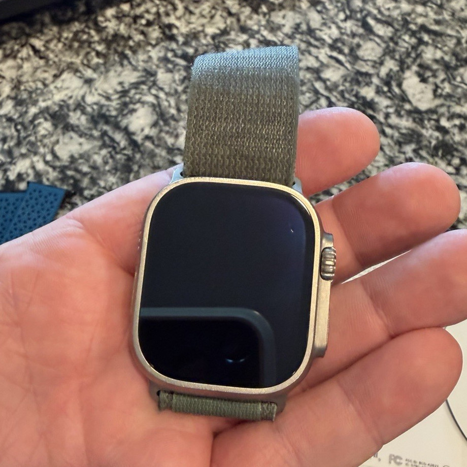 Apple Watch Ultra 1 49mm Titanium Green Alpine Loop Additional Bands 86% Battery