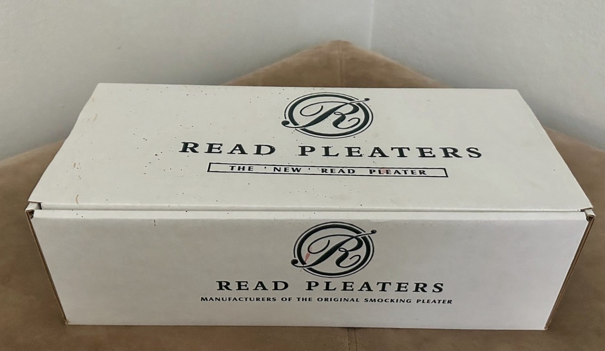 New In Box Vintage Read Super Maxi Pleater for smocking w/ needles