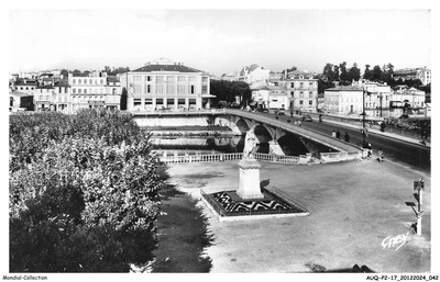 AUQP2-0119-17 - Saintes - Brücke Und -statue Bernard Palissy