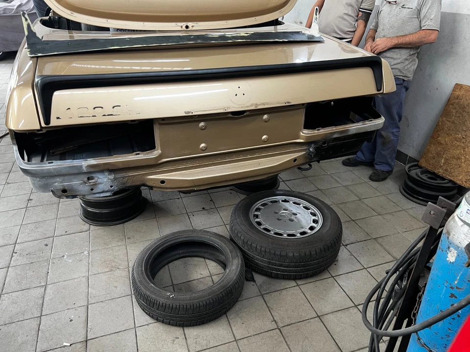 Alerón trasero maletero Mercedes SL R107 C107 SLC Amg 1971-1989 Foto 4 de 4