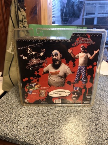 House of 1000 Corpses Captain Spaulding Figure SIGNED Hot Dog Shirt NECA - Picture 5 of 5