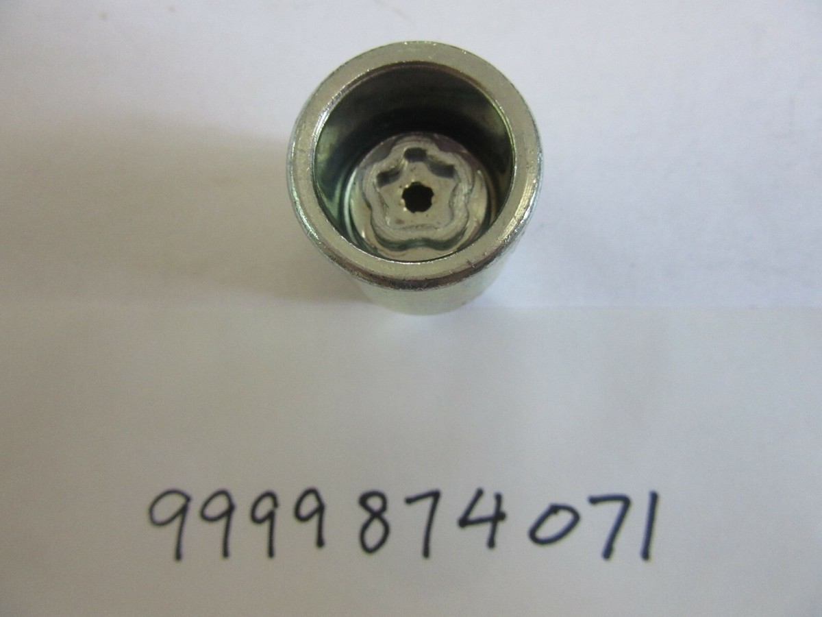 [ゆゆ] GENUINE LEXUS CT200H OIL FILTER 2011 - 2017 OEM 04152-3701 04152