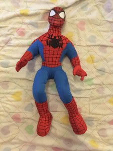 juguete spiderman que habla