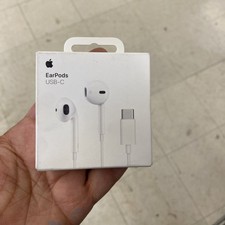 APPLE EARPODS Corded with USB-C connector authentic new in box OEM  MYQY3AM/A