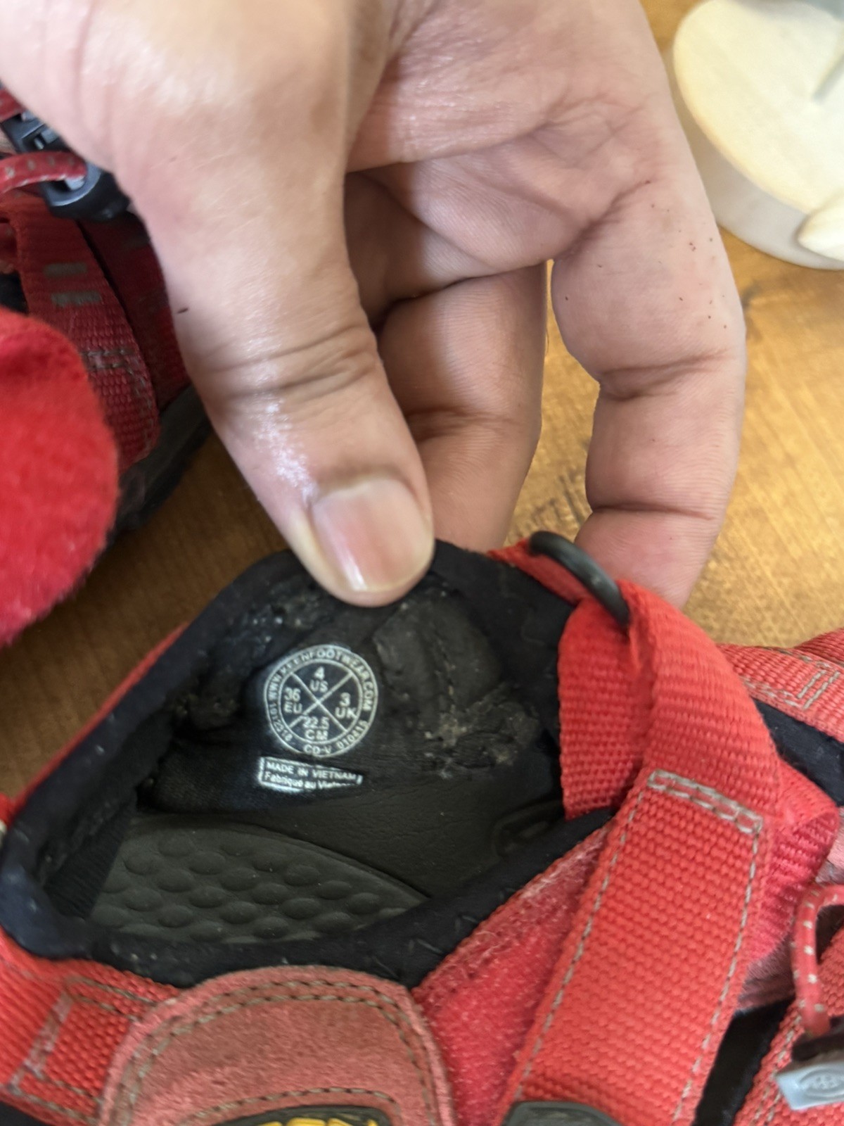 Sandalo Keen Newport H2 nastro rosso gargoyle giovanile taglia 4