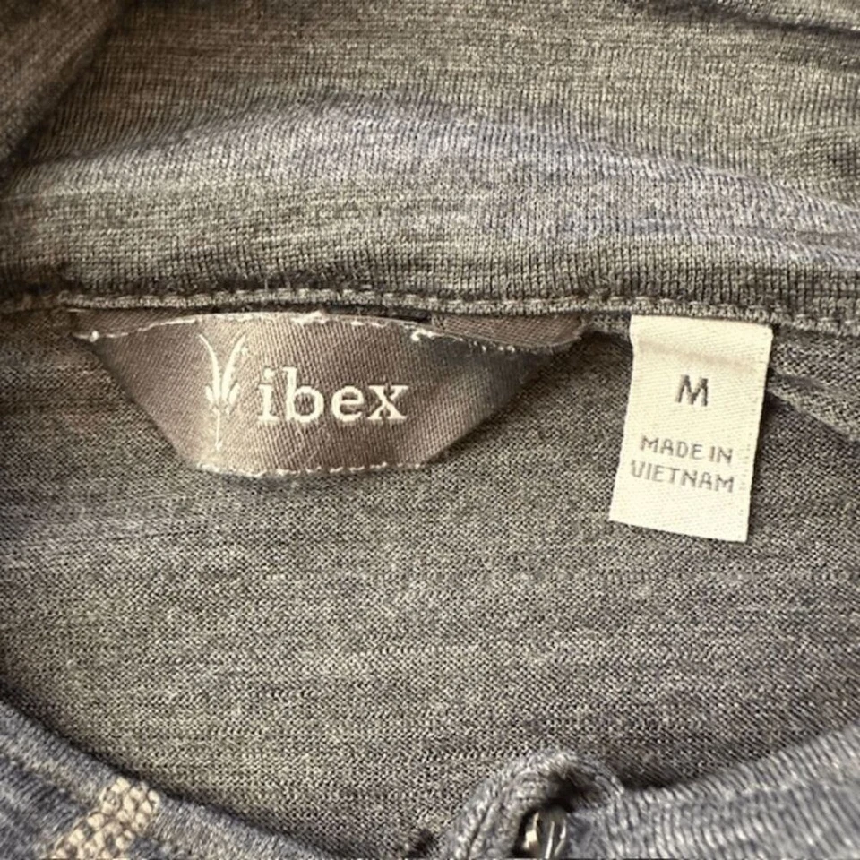 Ibex Men's Zque Certified Merino Wool 1/4 Zip Long Sleeve Shirt Gray Size Medium - Image 4 of 4
