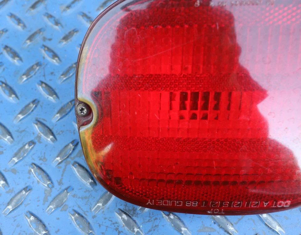 Luz trasera parachoques Chevrolet Corvette C4 1991-1996 16509625 Foto 2 de 4