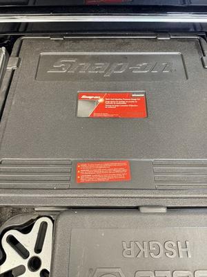 #ad Snap On Fuel Pressure Tester Kit with Case $200.00