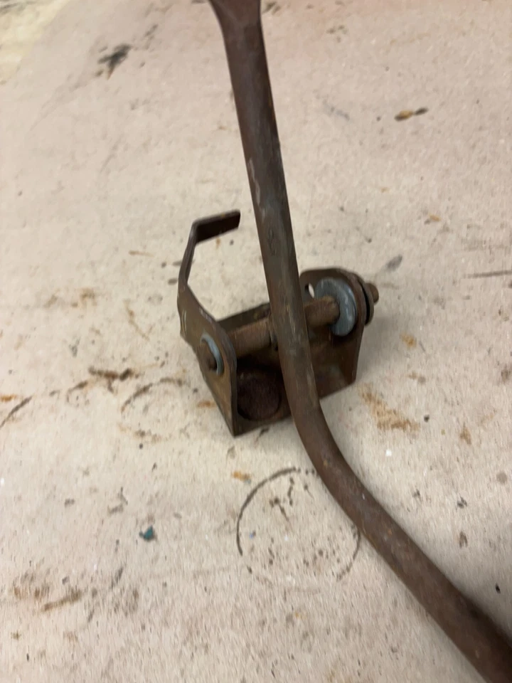 Dodge D150 D100 D250 D350 W250 W350 1981 86 1987 82 montaje del pedal del acelerador de gasolina Foto 4 de 4