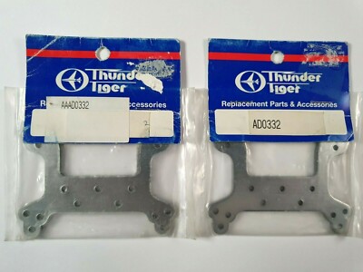 2 x Thunder Tiger AD0332 RR Dämpferbrücken. EB/K - New Old Stock Ersatzteile
