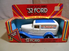 '32 FORD Panel Delivery Truck Bank ERTL True Value Die Cast Metal 16756