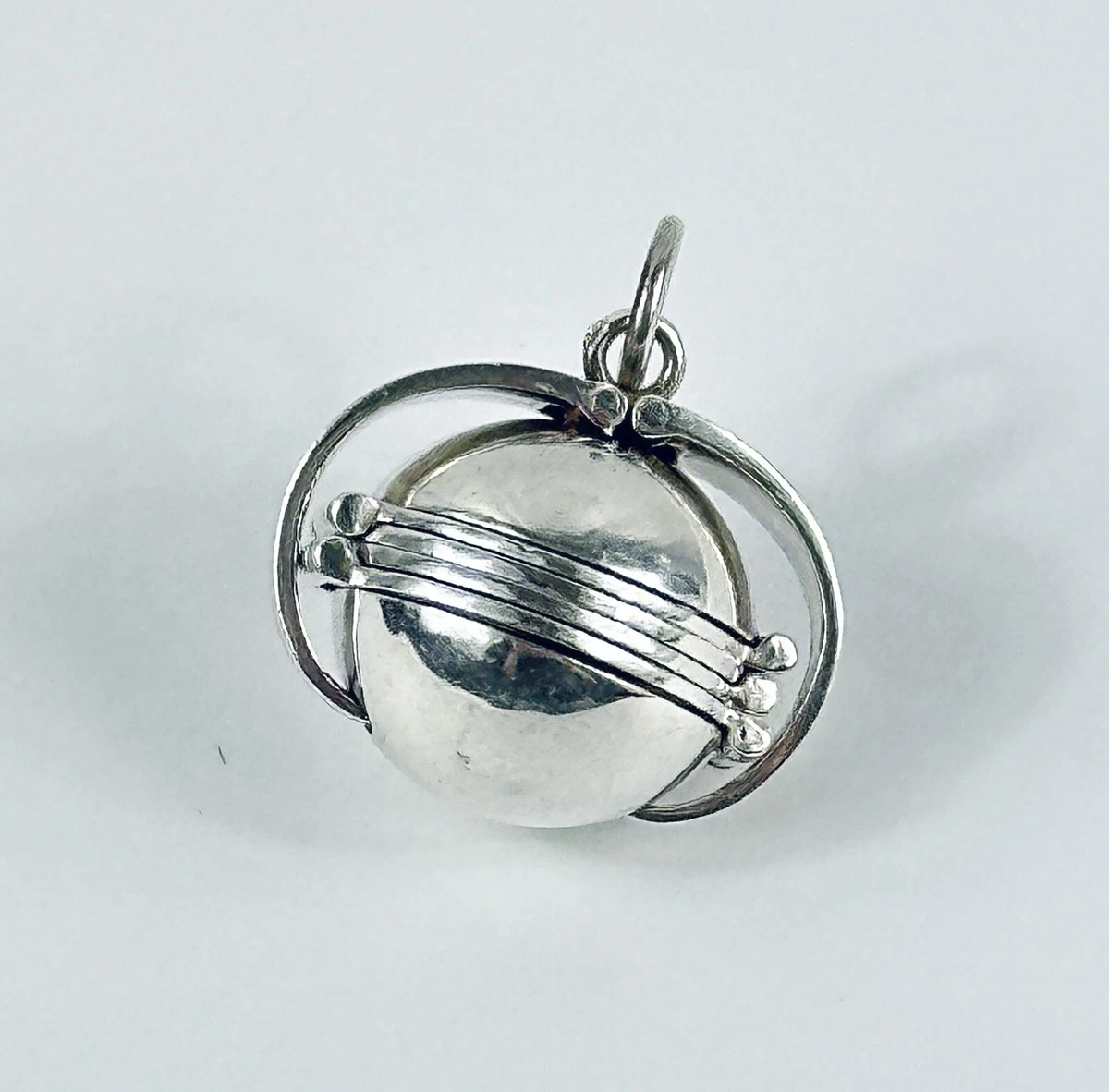Vintage 925 Sterling Silver 6 Photo Ball Locket Accordion Pendant