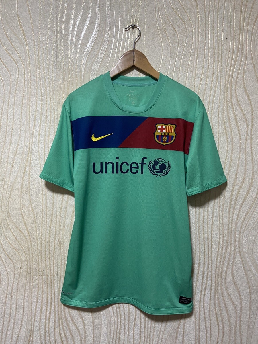 【激レア】FC Barcelona 2010/2011シーズン　アウェイＳサイズ 激レア】FC Barcelona 2010/2011シーズン アウェイSサイズ