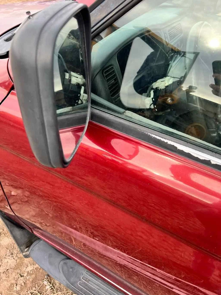 Medidor de flujo de aire de inyección de combustible usado se adapta a: 2000 Mitsubishi Montero Sport Grado A Foto 2 de 4