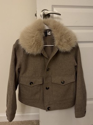New! Divided H&M Women s Short Button Down Jacket Faux Fur Collar Sz XS NWOT