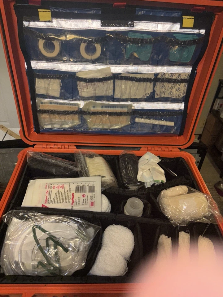 Estuche rígido impermeable Pelican 1550EMS con organizador y divisores EMS (naranja) Foto 3 de 4