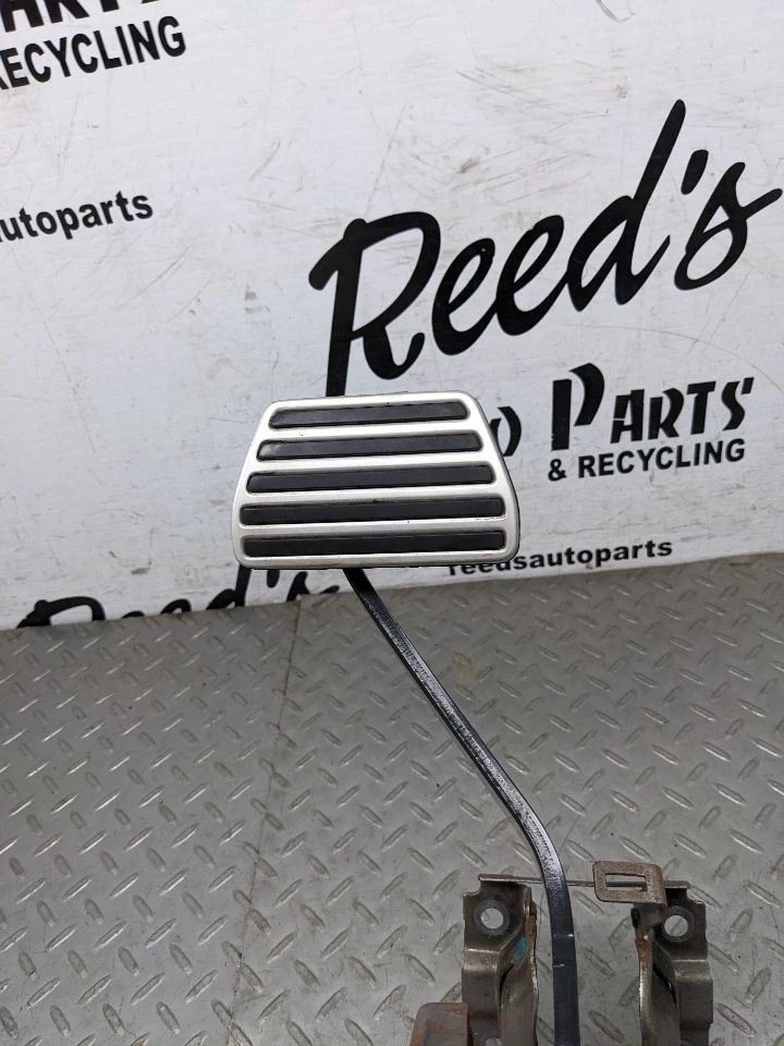 2010-2015 Chevrolet Camaro ZL1 Brake Pedal OEM 1177832 - Image 3 of 4