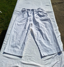 ALFRED DUNNER Women's White Pull-on Capri Pants 10P Back Elastic Front Pockets