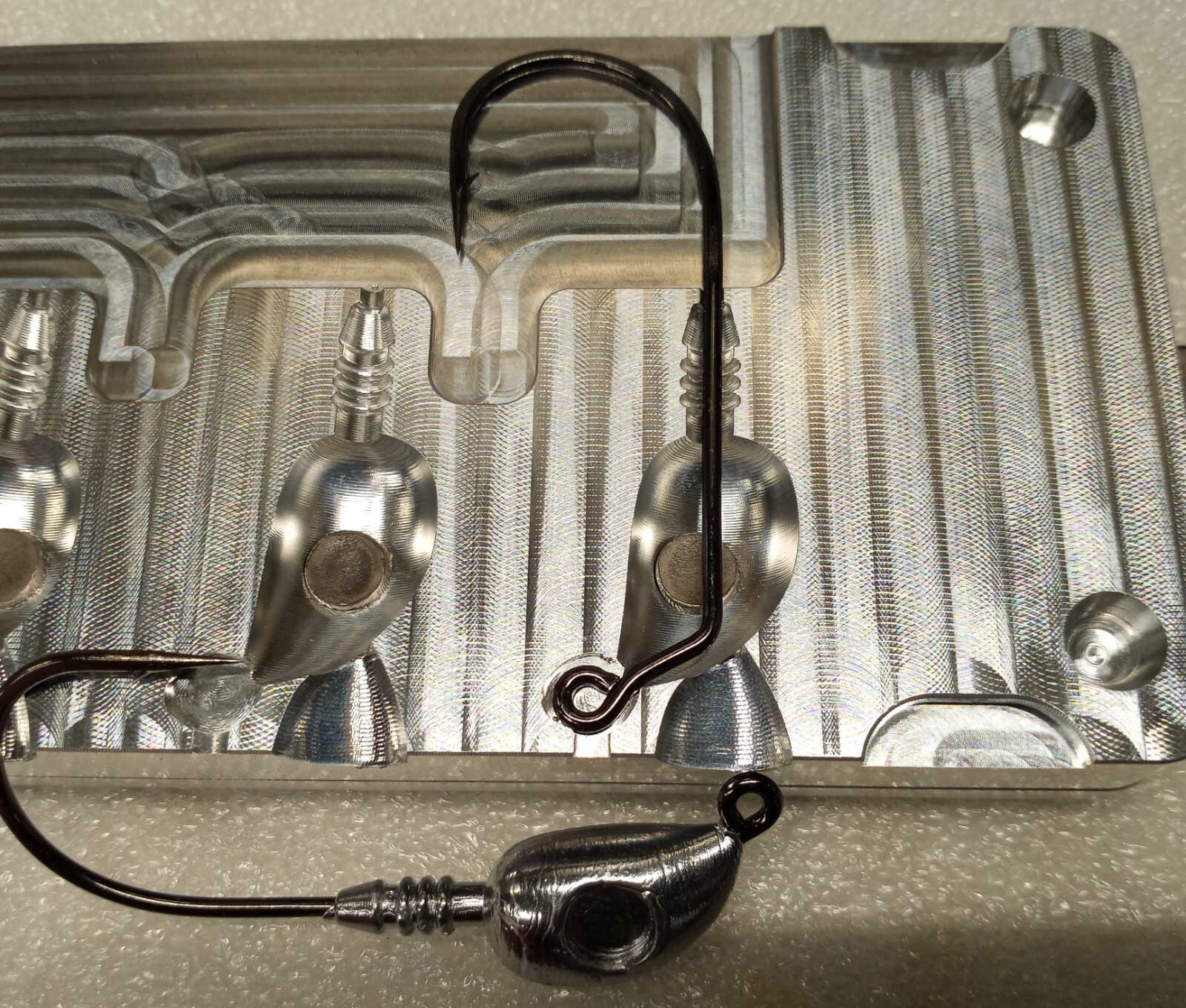 Mullet Jig head Mold -Spotted Seatrout, Flounder, Puppy Drum ( 1 oz ) - Image 5