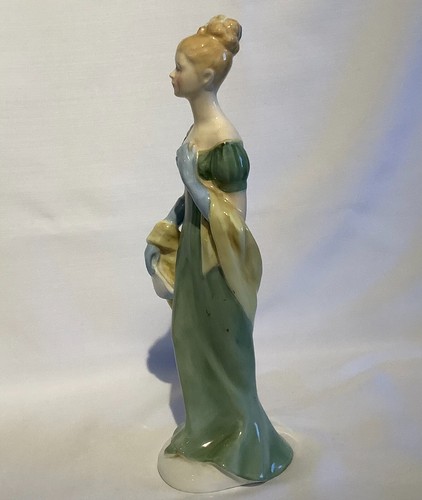 Royal Doulton Figurine, Lorne 1964 (2311hn) - Picture 4 of 5