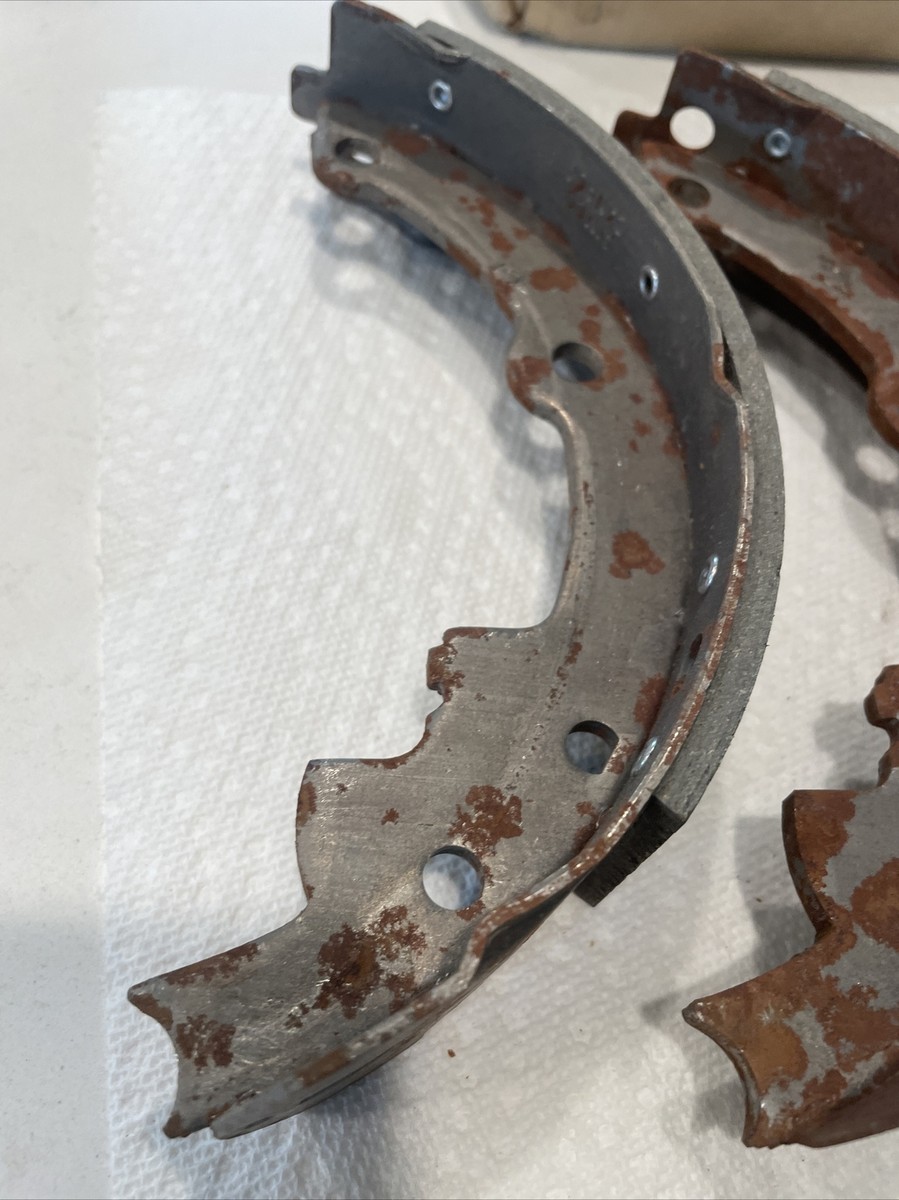 New GM 12300249/18012418 Rear Brake Shoe Set 1985-91 Century 90-96 
