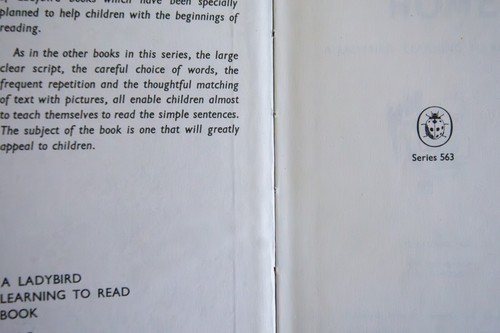Vintage/Rare Ladybird book Helping at Home Matt 2/6 VGC - Picture 2 of 12