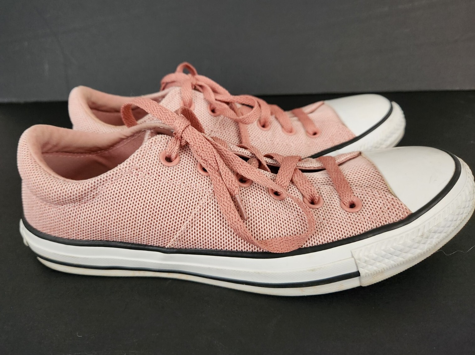 Converse All-Star Women's Size 10 Pink Low Top Sneakers Flats