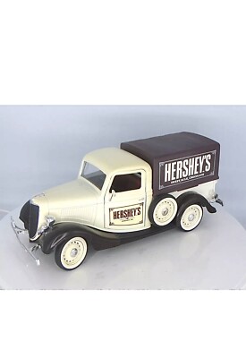 SOLIDO 1936 FORD PICK UP TRUCK Die Cast HERSHEYS CHOCOLATE 1:18  Vintage Display